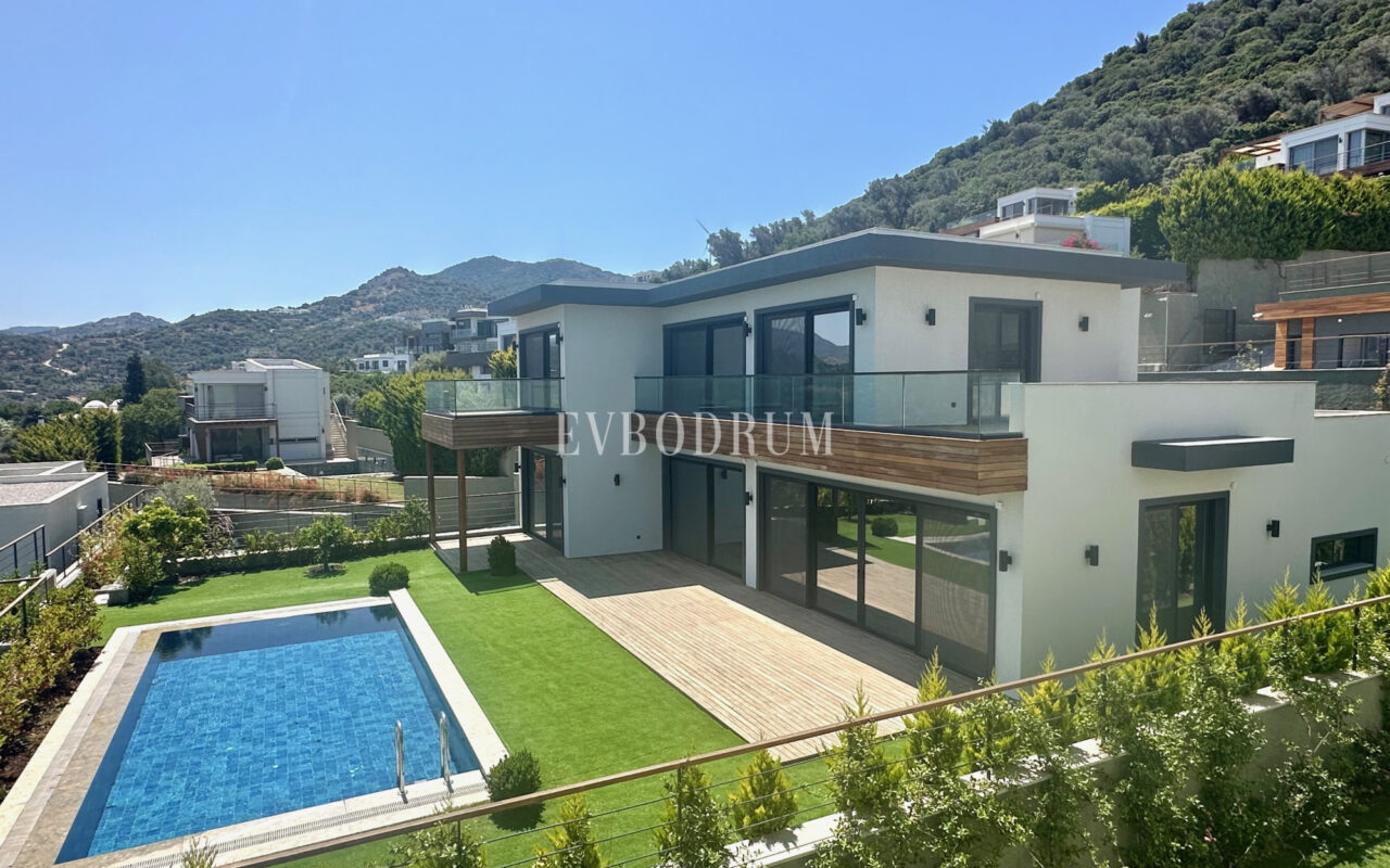 Yalıkavak'ta Marina Manzaralı Yeni Tamamlanmış Villa