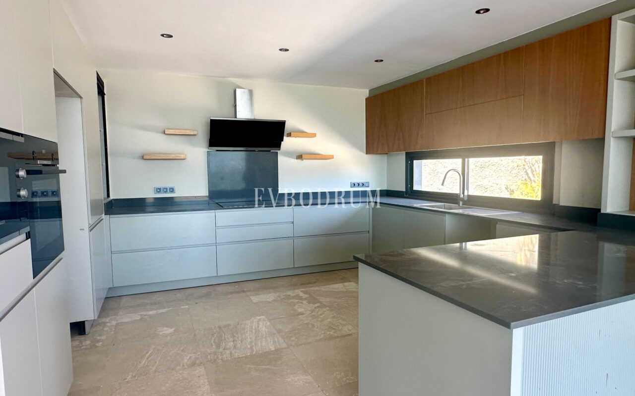 Yalıkavak'ta Marina Manzaralı Yeni Tamamlanmış Villa