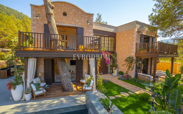 Torba’da yeni tamamlanmış, havuzlu villa – Newly Finished Villas In Torba 6836Fa5C30F83