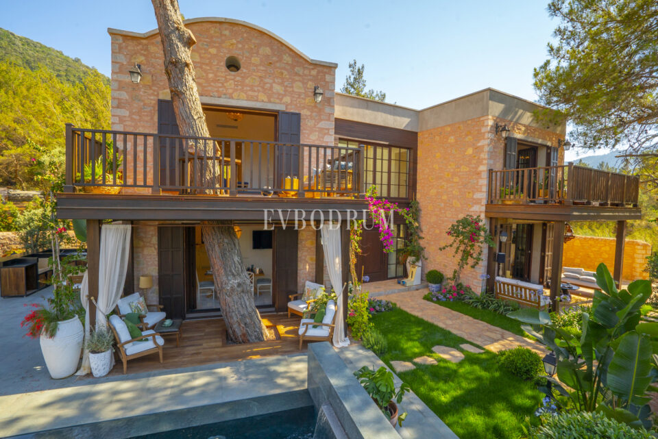 Torba’da yeni tamamlanmış, havuzlu villa – Newly Finished Villas In Torba 6836Fa5C30F83