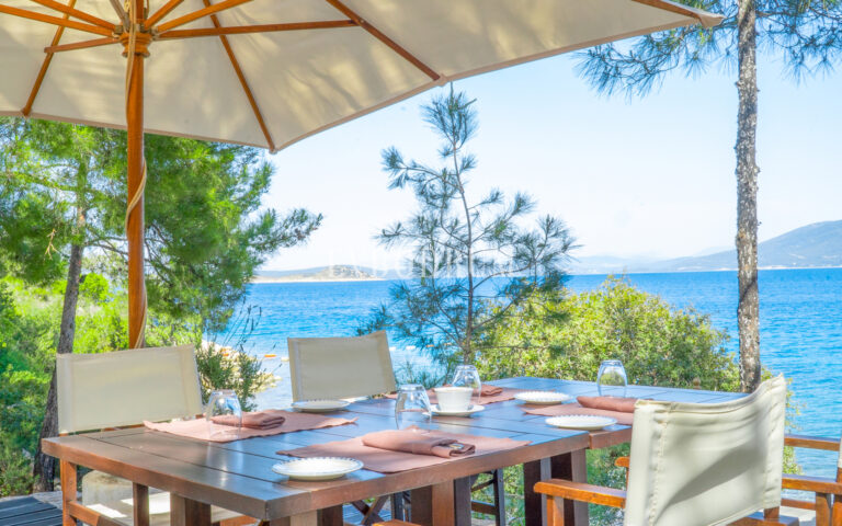 Torba’da yeni tamamlanmış, havuzlu villa – Newly Finished Villas In Torba 6836Fa636Db00