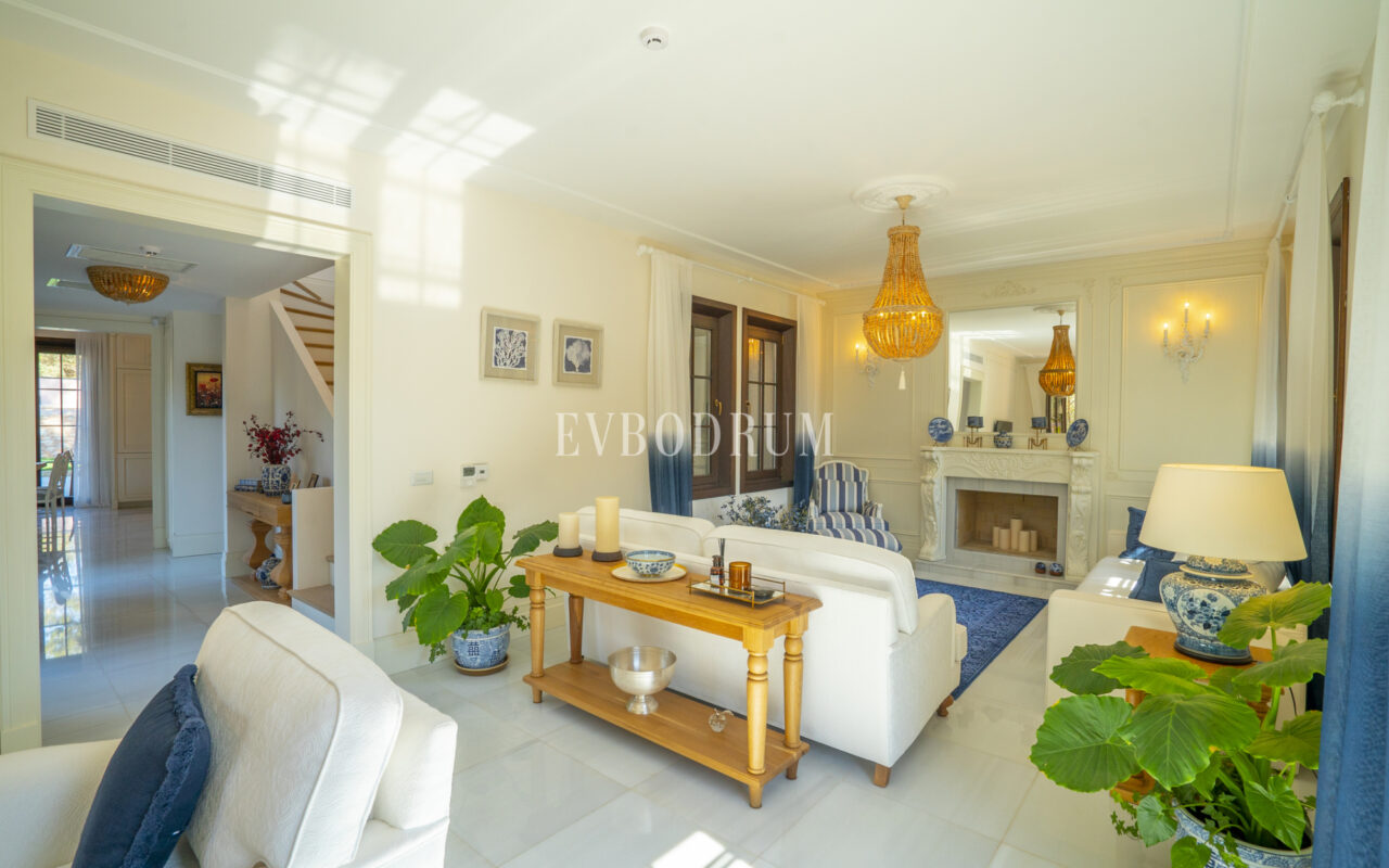 Torba’da yeni tamamlanmış, havuzlu villa