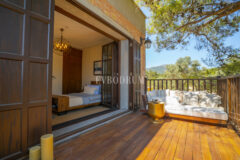 Torba’da yeni tamamlanmış, havuzlu villa