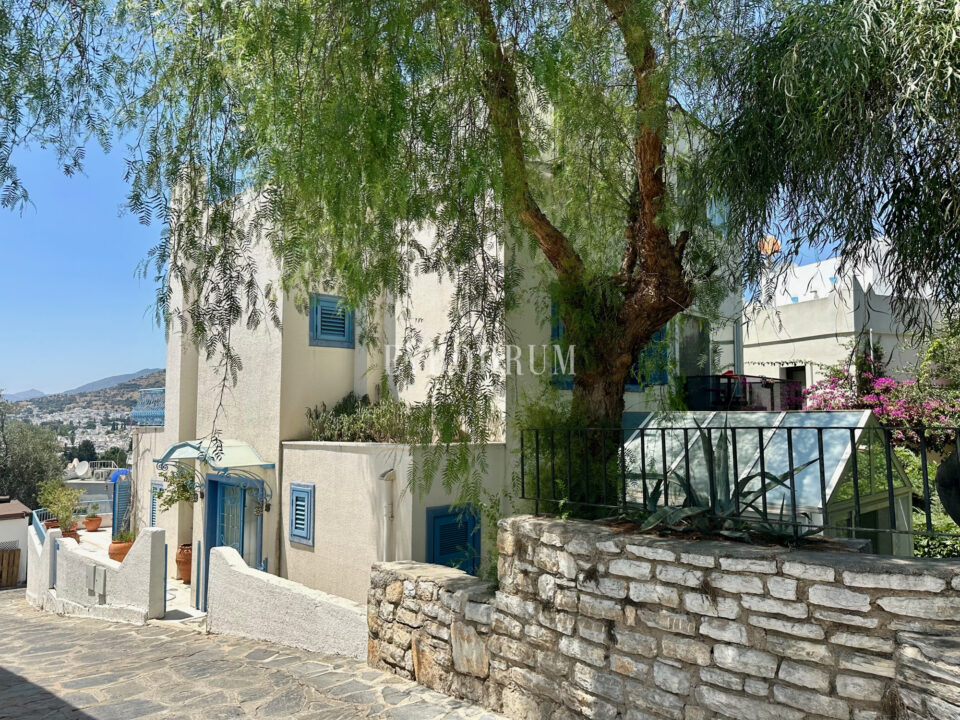 Bodrum’un kalbinde teraslı, orijinal Bodrum evi