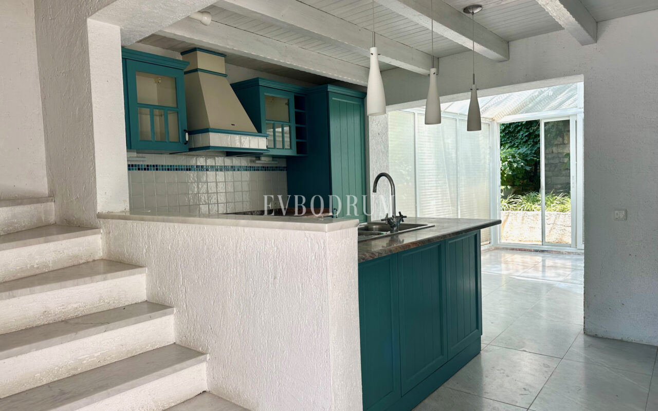 Bodrum’un kalbinde teraslı, orijinal Bodrum evi