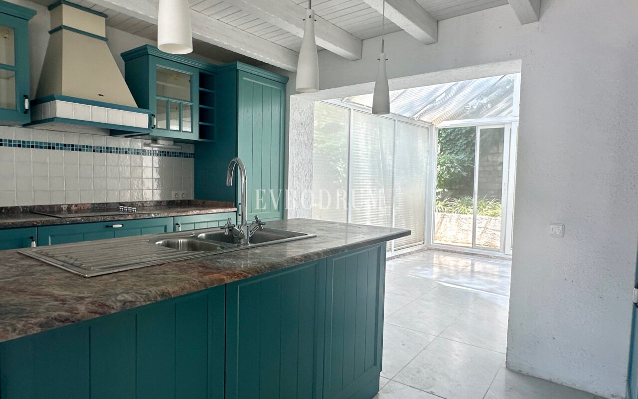 Bodrum’un kalbinde teraslı, orijinal Bodrum evi