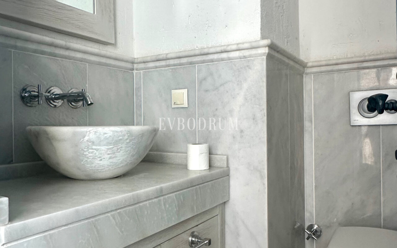 Bodrum’un kalbinde teraslı, orijinal Bodrum evi