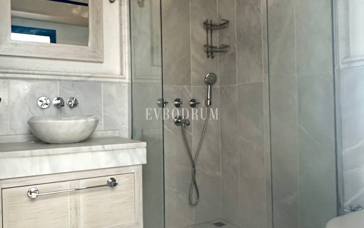 Bodrum’un kalbinde teraslı, orijinal Bodrum evi