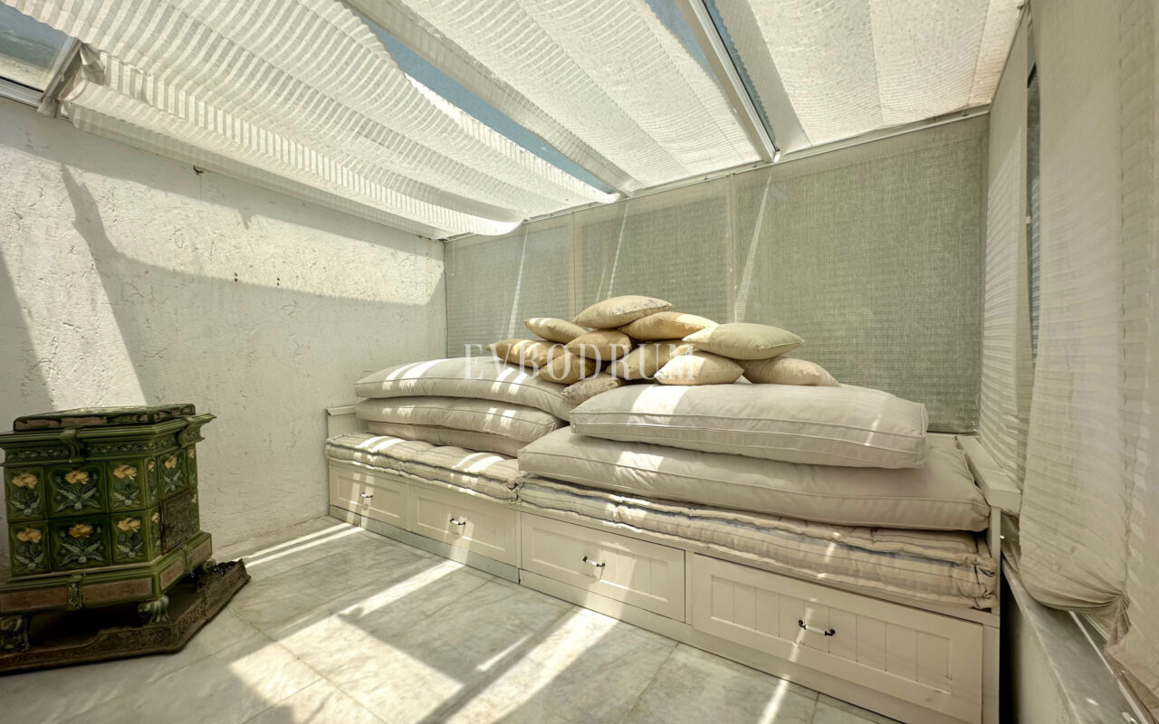 Bodrum’un kalbinde teraslı, orijinal Bodrum evi