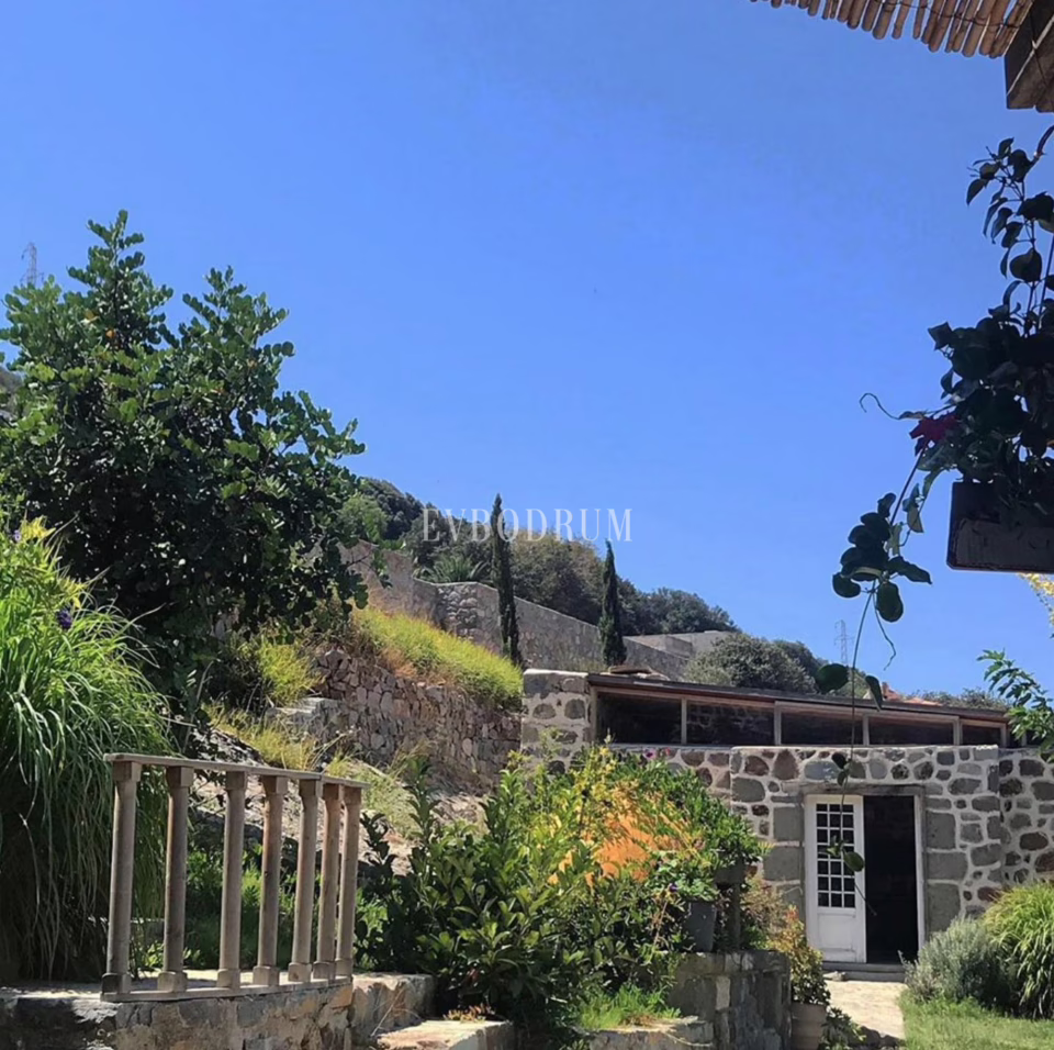 10.000 m2 Arsa İçinde 8 Bağımsız Taş Ev – Screen Shot At ..