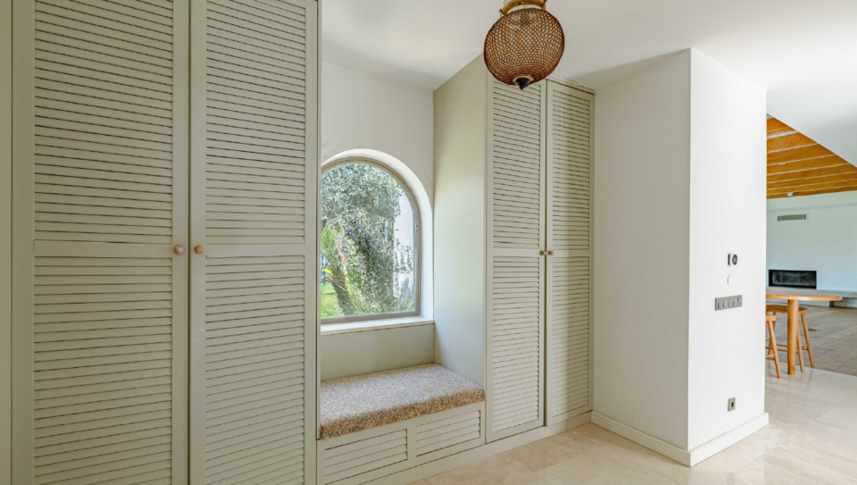 Bodrum Merkez’de Geniş Bahçeli, Deniz Manzaralı Tek Katlı Villa