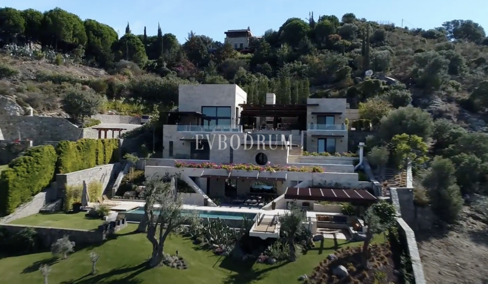 Yalikavak koyu manzarasına hakim malikane – Screenshot At ..