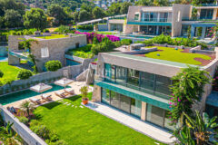 Bodrum Koyu ve Kaleye Hakim Manzarasıyla Sofistike Şehir Yaşamı