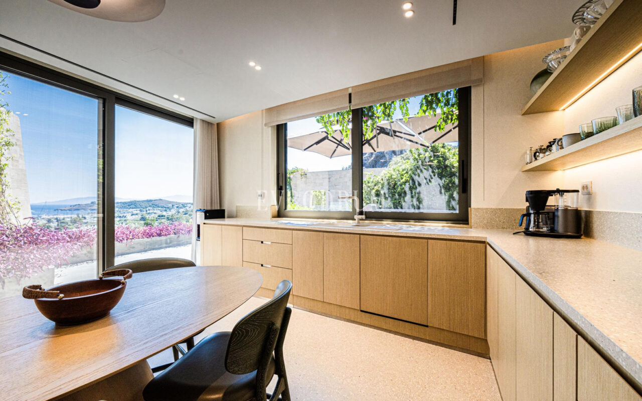 Bodrum Koyu ve Kaleye Hakim Manzarasıyla Sofistike Şehir Yaşamı