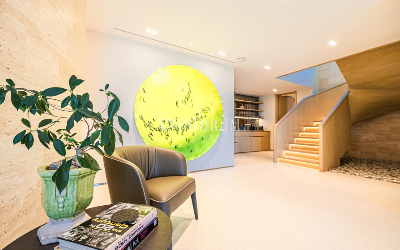 Bodrum Koyu ve Kaleye Hakim Manzarasıyla Sofistike Şehir Yaşamı