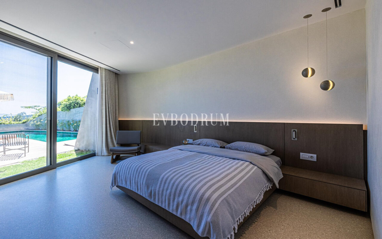 Bodrum Koyu ve Kaleye Hakim Manzarasıyla Sofistike Şehir Yaşamı