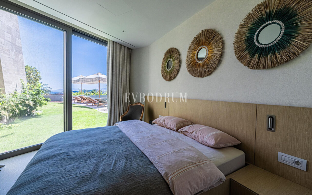 Bodrum Koyu ve Kaleye Hakim Manzarasıyla Sofistike Şehir Yaşamı