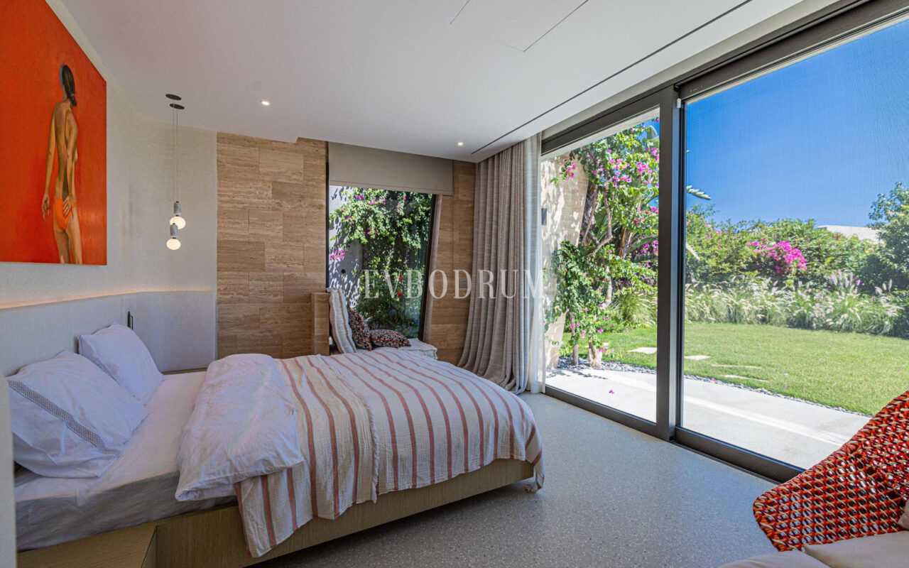 Bodrum Koyu ve Kaleye Hakim Manzarasıyla Sofistike Şehir Yaşamı