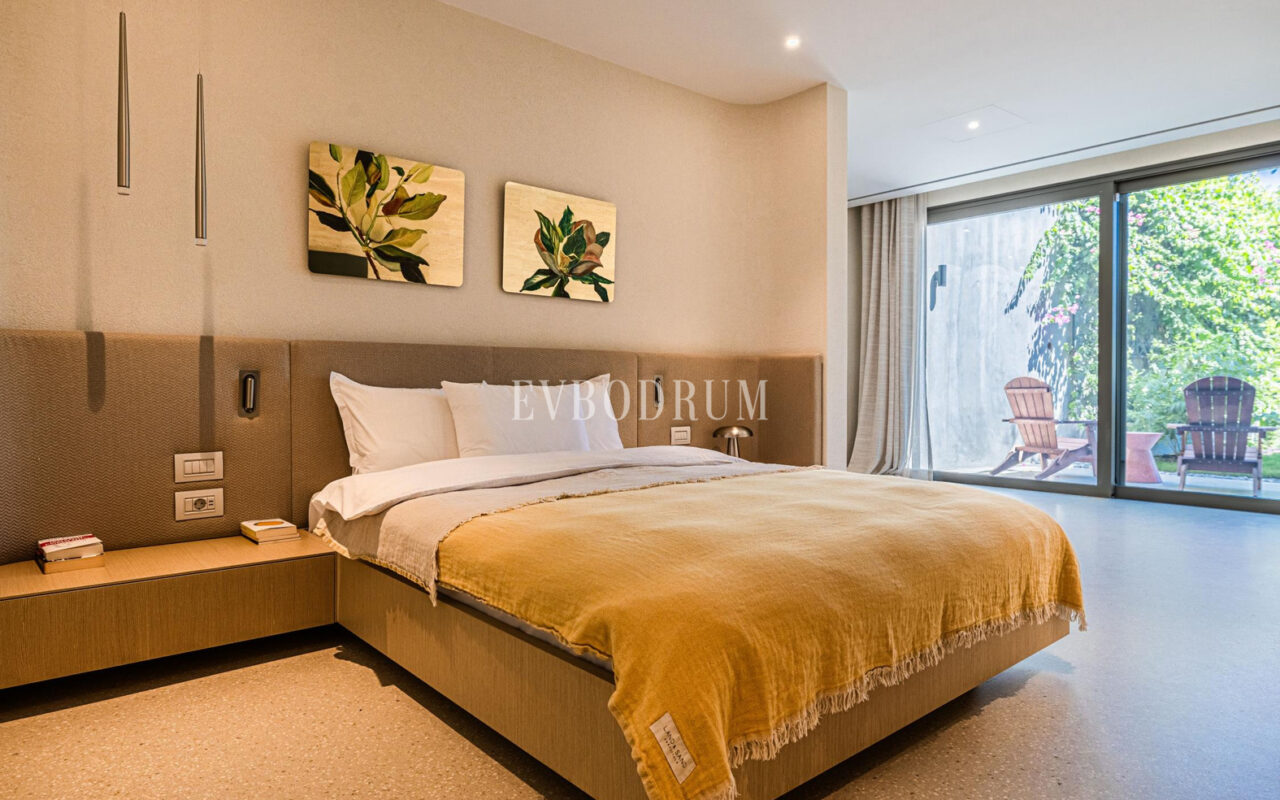 Bodrum Koyu ve Kaleye Hakim Manzarasıyla Sofistike Şehir Yaşamı