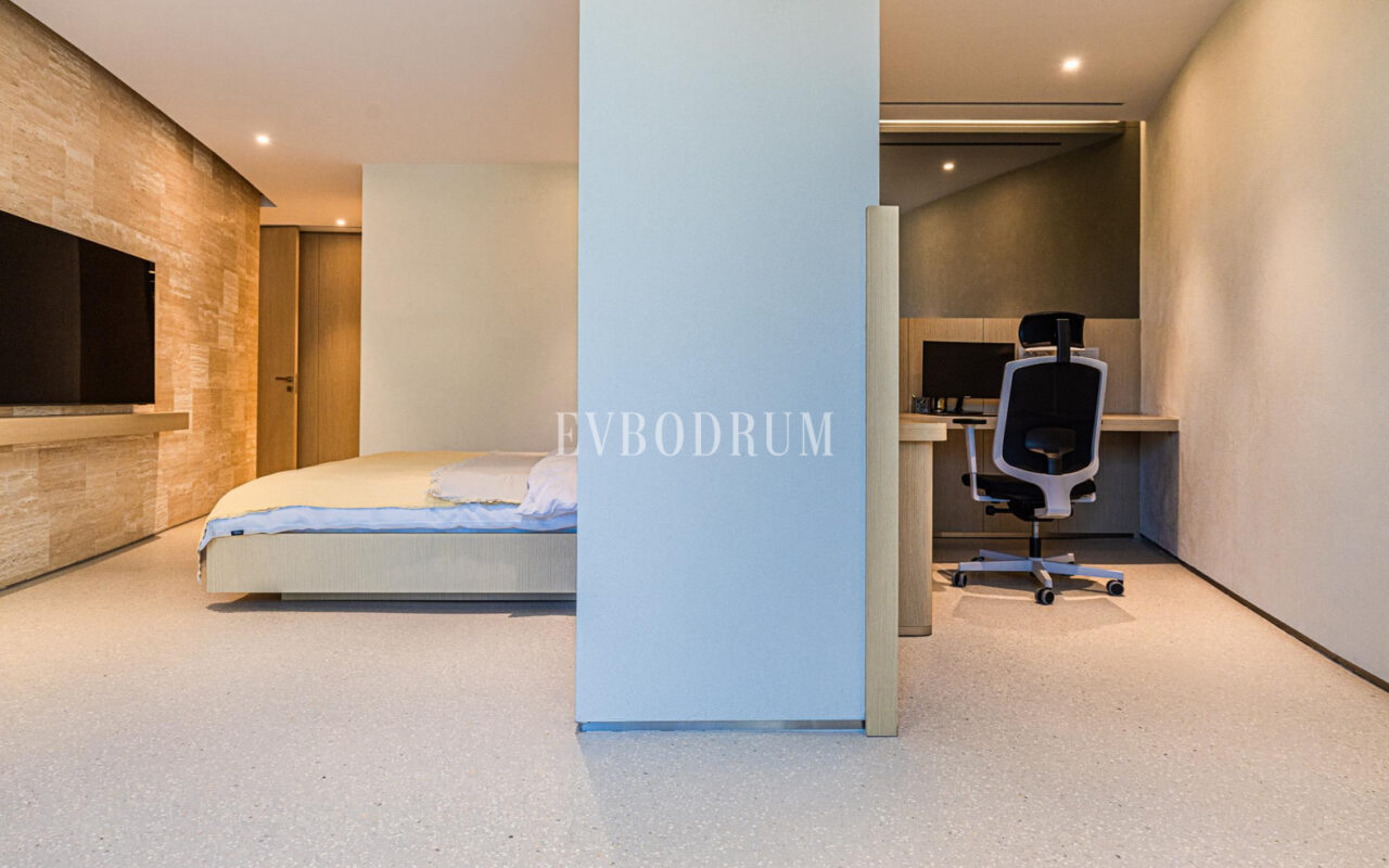 Bodrum Koyu ve Kaleye Hakim Manzarasıyla Sofistike Şehir Yaşamı