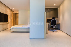 Bodrum Koyu ve Kaleye Hakim Manzarasıyla Sofistike Şehir Yaşamı