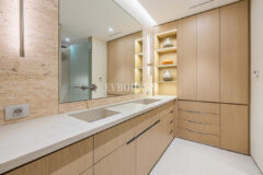 Bodrum Koyu ve Kaleye Hakim Manzarasıyla Sofistike Şehir Yaşamı