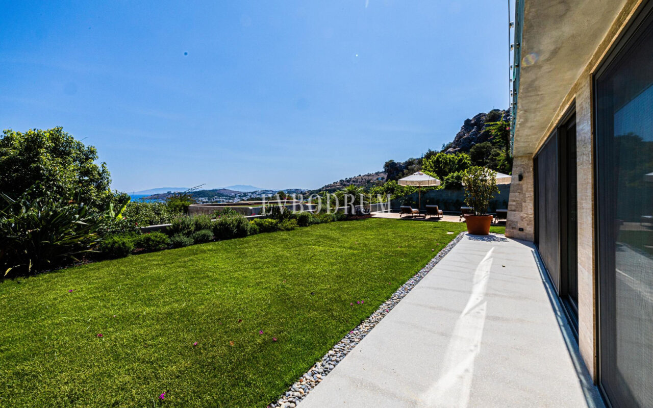 Bodrum Koyu ve Kaleye Hakim Manzarasıyla Sofistike Şehir Yaşamı