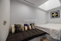 Bodrum Koyu ve Kaleye Hakim Manzarasıyla Sofistike Şehir Yaşamı