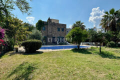 Türkbükü'nde Taş Ev, Misafir Evi ve Havuz