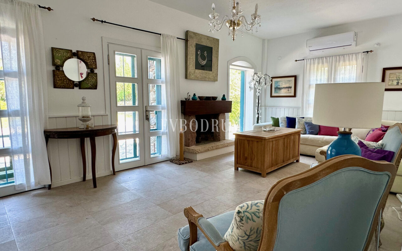 Türkbükü'nde Taş Ev, Misafir Evi ve Havuz