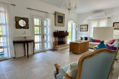 Türkbükü'nde Taş Ev, Misafir Evi ve Havuz