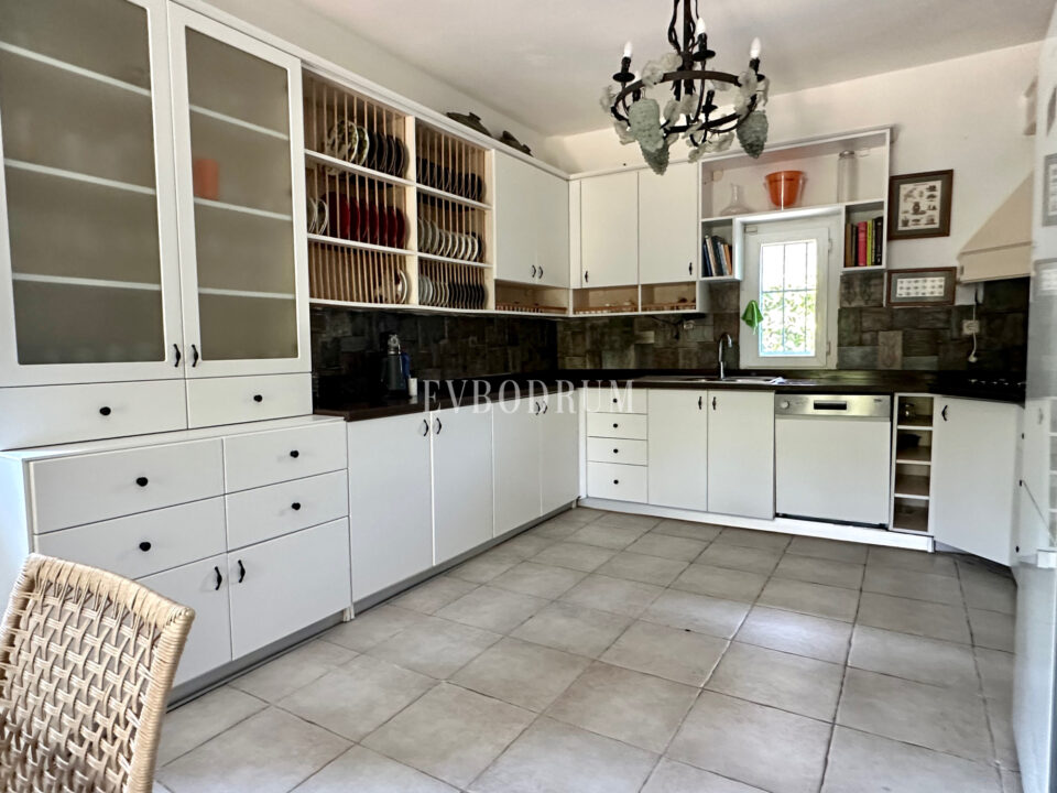 Türkbükü'nde Taş Ev, Misafir Evi ve Havuz – Stone House With Pool And Guest House In Turkbuku 6840182A8E306