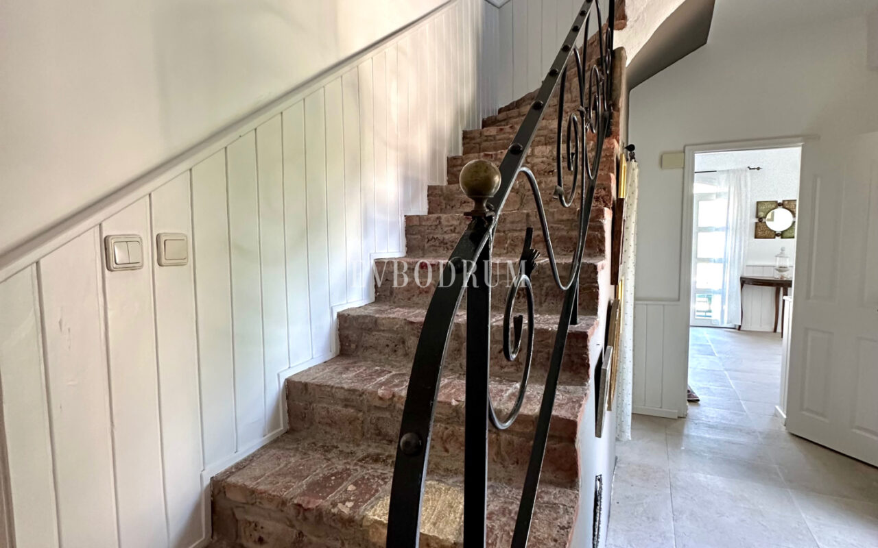 Türkbükü'nde Taş Ev, Misafir Evi ve Havuz