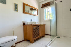 Türkbükü'nde Taş Ev, Misafir Evi ve Havuz