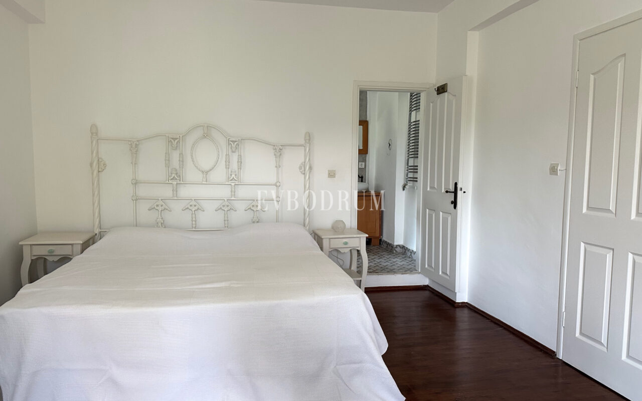 Türkbükü'nde Taş Ev, Misafir Evi ve Havuz