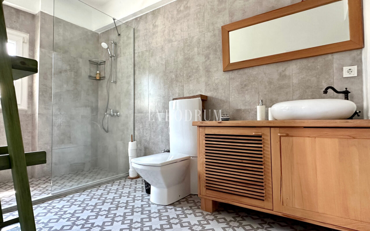 Türkbükü'nde Taş Ev, Misafir Evi ve Havuz