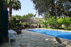 Türkbükü'nde Taş Ev, Misafir Evi ve Havuz