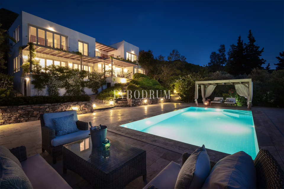 Aussergewöhnliche Villa und Gaestehaus mit grossem Land und Pool – Telsiz4