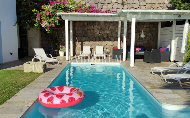 Bahçeli, özel havuzlu ve panoramik manzaralı villa – Villa With Private Pool And Incredible Views 68A863C695A3D