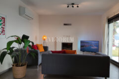 Bahçeli, özel havuzlu ve panoramik manzaralı villa