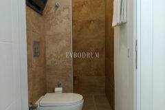 Bahçeli, özel havuzlu ve panoramik manzaralı villa