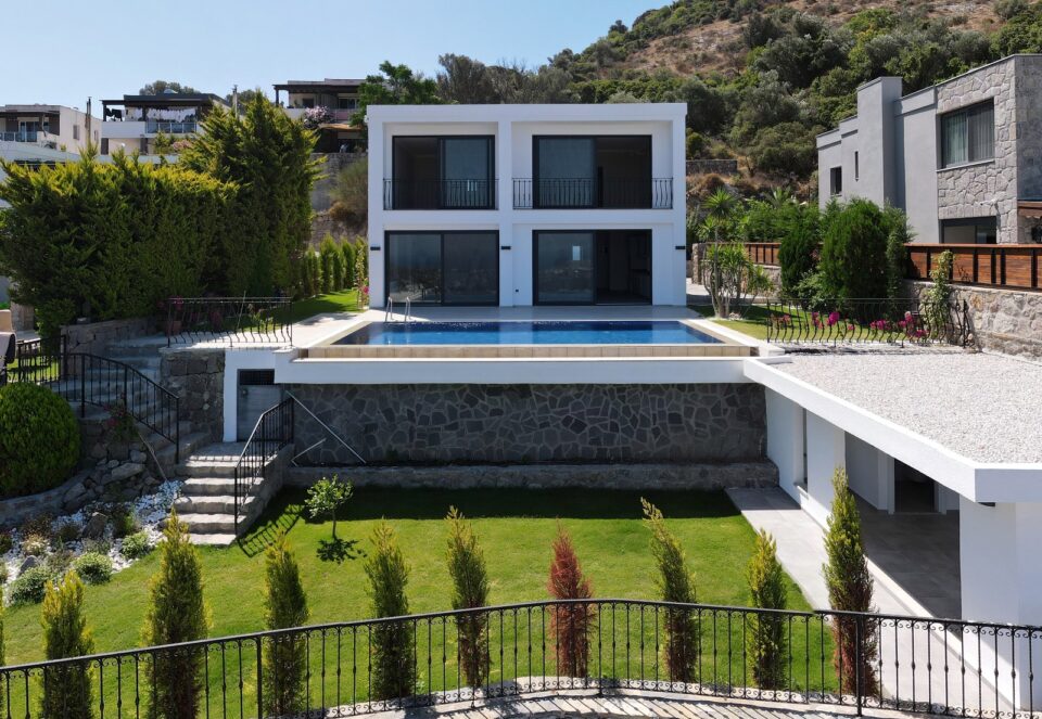 Exquisite, freistehende Villa mit Meerblick in Yalıkavak-Gökçebel – Foto 1