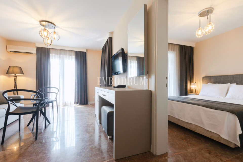 Yalıkavak'ta Denize Sıfır Mülk: Havuzlu, Bahçeli Büyük Villa ve Kumsala Doğrudan Erişimli Apart Otel – Görsel 4