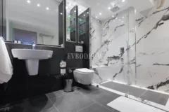 Yalıkavak'ta Denize Sıfır Mülk: Havuzlu, Bahçeli Büyük Villa ve Kumsala Doğrudan Erişimli Apart Otel