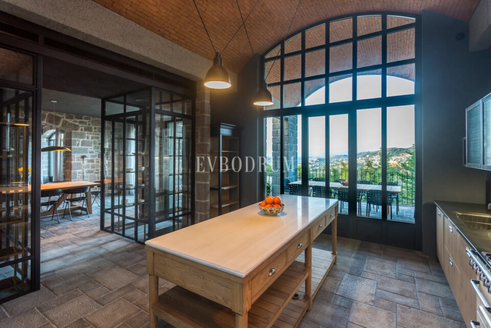 Yalıkavak'ta Mimar Han Tümertekin İmzalı Özel Taş Villa – Görsel 5