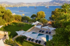 Yalıkavak'ta Denize Sıfır Mülk: Havuzlu, Bahçeli Büyük Villa ve Kumsala Doğrudan Erişimli Apart Otel