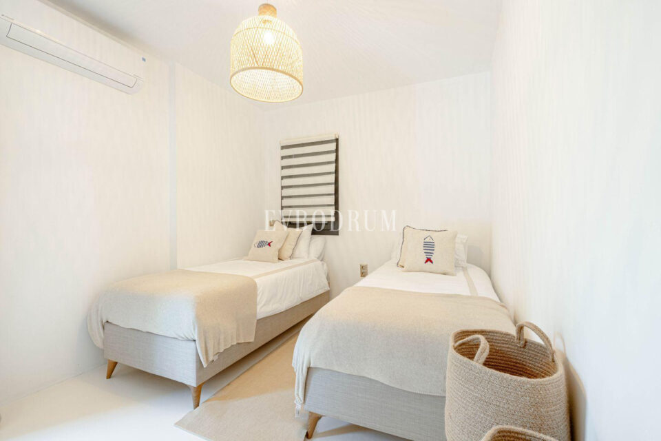 New townhouse with private pool – Photo 6