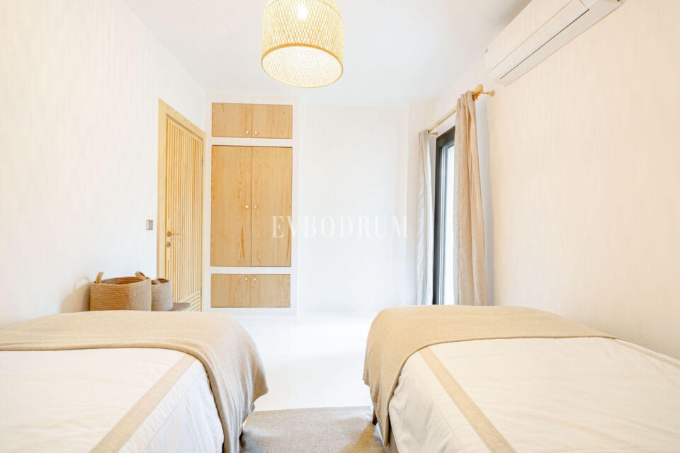 New townhouse with private pool – Photo 3