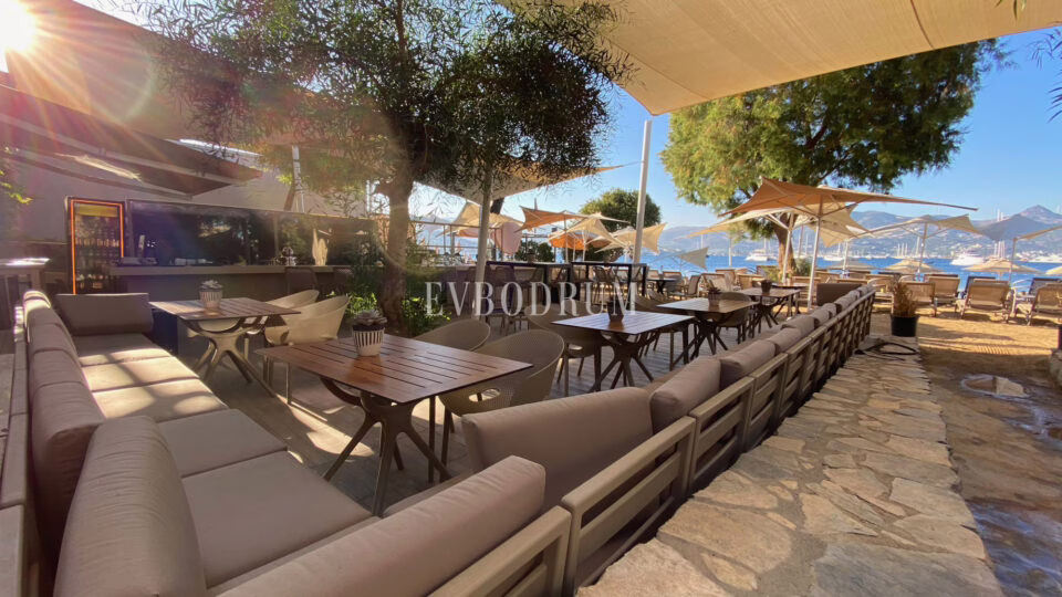 Yalıkavak'ta Denize Sıfır Mülk: Havuzlu, Bahçeli Büyük Villa ve Kumsala Doğrudan Erişimli Apart Otel – Görsel 3