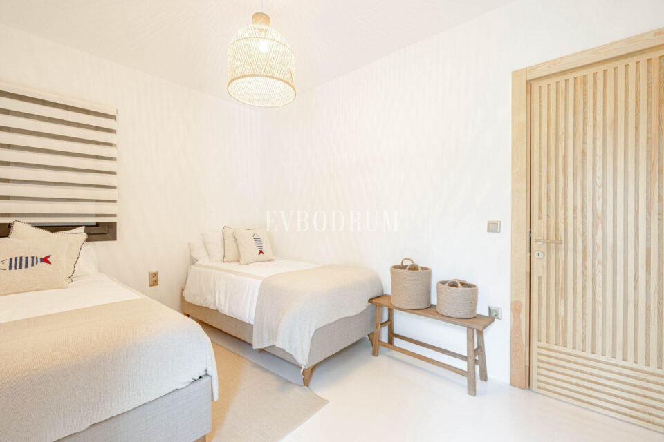 New townhouse with private pool – Photo 5